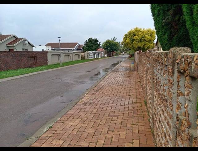 3 BEDROOM HOUSE FOR SALE IN CRYSTAL PARK